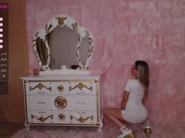 girl welcome2pleasureland image #3177235