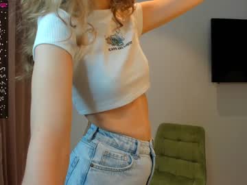 girl carolynsveronica image #5003828