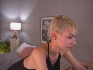 girl riskyteaseee image #6989283