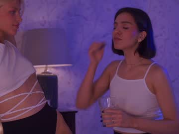 girl _2strangers image #2099158