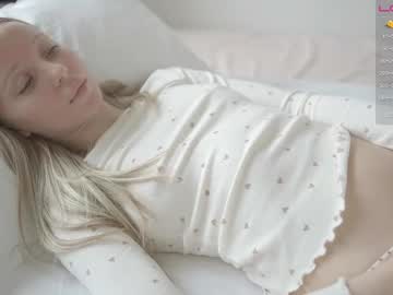 girl pureangeldolores image #5908757