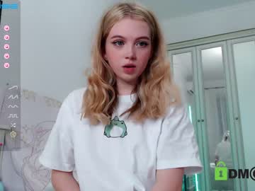 girl small_blondee image #3423231