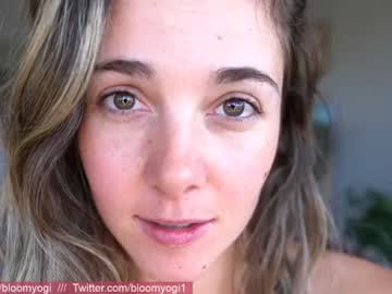 girl bloomyogi image #1286083