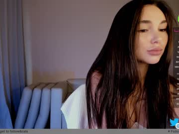 girl hollyextra image #4662555