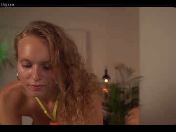 girl chillwithkira image #2416097