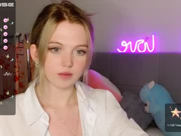 girl small_blondee image #4584670