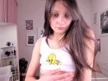 girl chloe_holzmann image #2969144