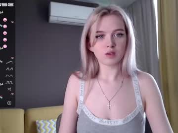 girl small_blondee image #1591939