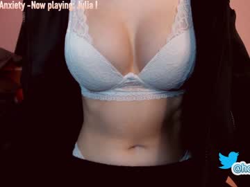 girl hollyextra image #2019610