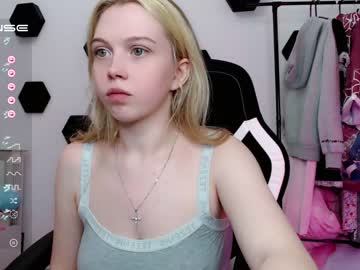 girl small_blondee image #4302712