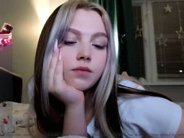girl small_blondee image #6263389