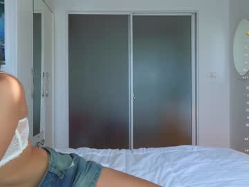 girl a_p_p_l_e image #6403081