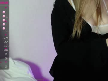 girl yourvirusqueen_ image #2100110