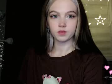 girl small_blondee image #5653994