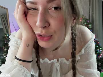 girl eyeseeona3 image #3296178