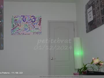 girl petitebrat image #6100602