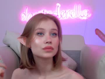 girl shycinderella image #1133069