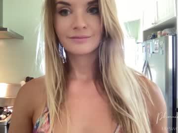 girl phoenix_taylor image #1983150