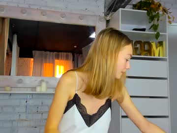 girl blondylilu image #2992954