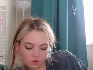 girl small_blondee image #5327786