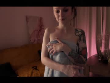 girl caught_in_4k image #2070119