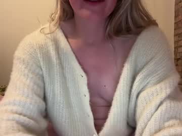 girl daphneflowersxoxo image #7049965