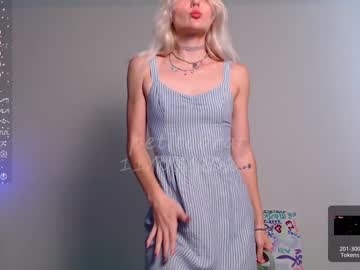 girl petitebrat image #5623472