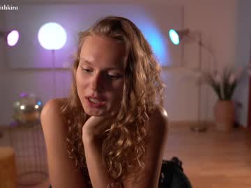 girl chillwithkira image #4435337