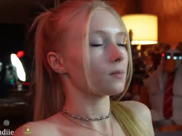 girl bestblondiiecb image #5919796