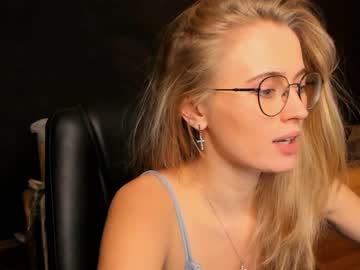 girl linellali image #2937350