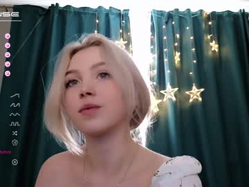 girl small_blondee image #4938797