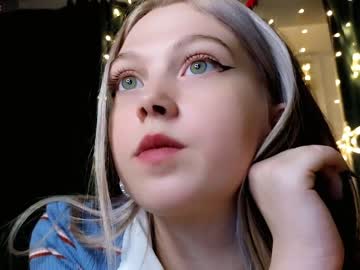 girl small_blondee image #5963243