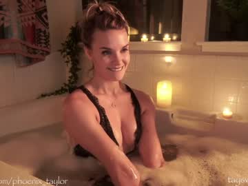girl phoenix_taylor image #3714340