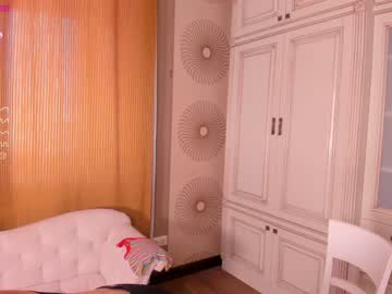 girl happiness_call image #4152733