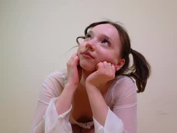 girl elianareynolds image #6073422