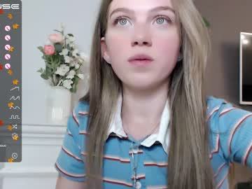 girl small_blondee image #2872732