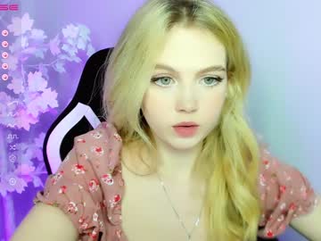 girl small_blondee image #3732737