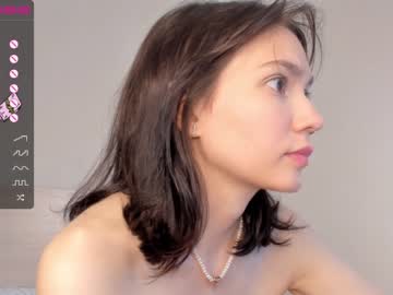 girl bzzzme image #4588498