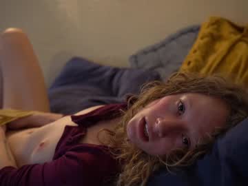 girl sistinehashands image #3811035