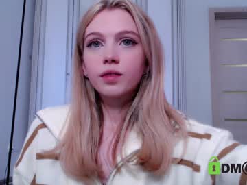 girl small_blondee image #3372661