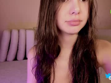 girl hollyextra image #6468224