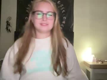 girl sarahmartin420 image #4694375