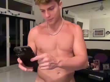 man aestheticking13 image #1525691