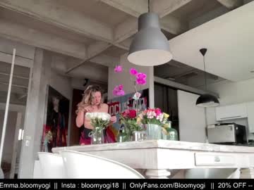 girl bloomyogi image #6277456
