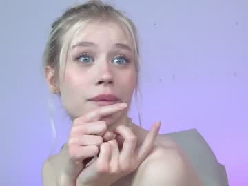 girl shycinderella image #4074699