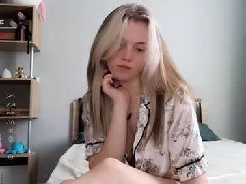 girl small_blondee image #5341360