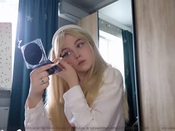 girl small_blondee image #6676868