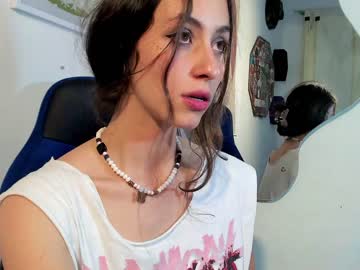 girl lila_herz image #996932