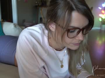 girl phoenix_taylor image #2086002