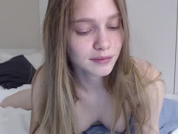 girl ecsodia image #2444635